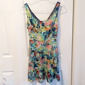 Floral print dress with Pockets!! mesh back